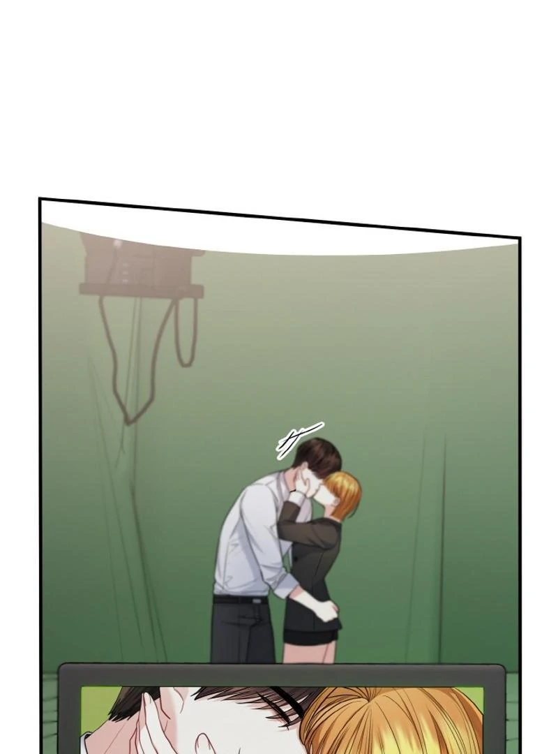 Irreplaceable Kiss Scene Chapter 22 405 020